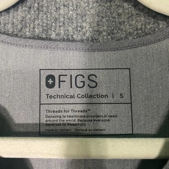 Figs Scrub Top Small Gray Technical Collection Casma V-Neck Three Pocket - Picture 10 of 13